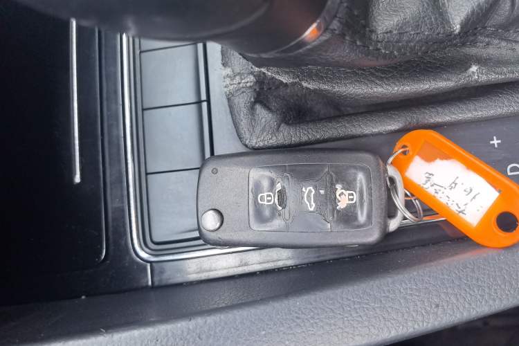 Used Volkswagen Sagitar 2015 1.6L Automatic Comfort Model Vehicle Key