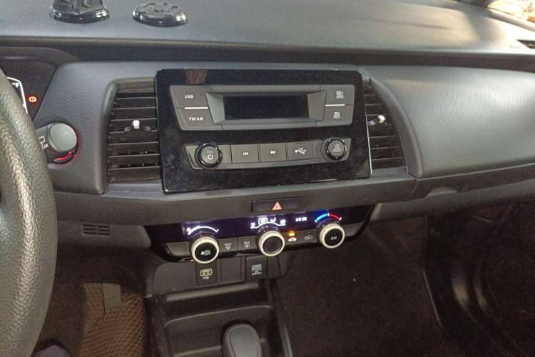 Used Honda Fit 2023 1.5L CVT Trend Edition Audio And AC Panel