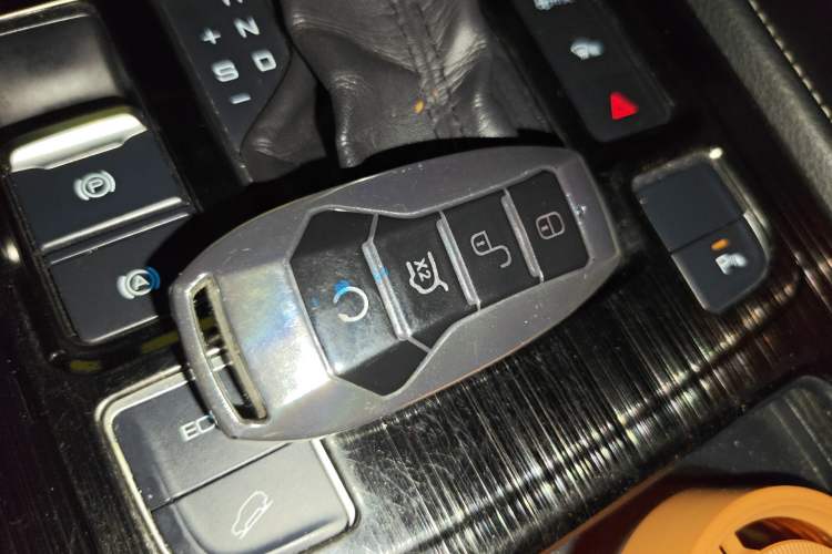 Used BYD Tang 2019 2.0T Automatic SmartConnect Luxury Edition 5 Seats China VI Standard