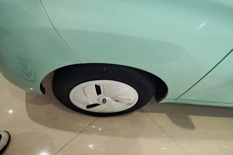 Used Chery QQ Ice Cream 2022 170km Sundae Phosphate Lithium-Ion