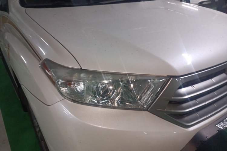 Used Toyota Highlander 2012 2.7L Two-Wheel Drive 7-Seater Luxury Edition
