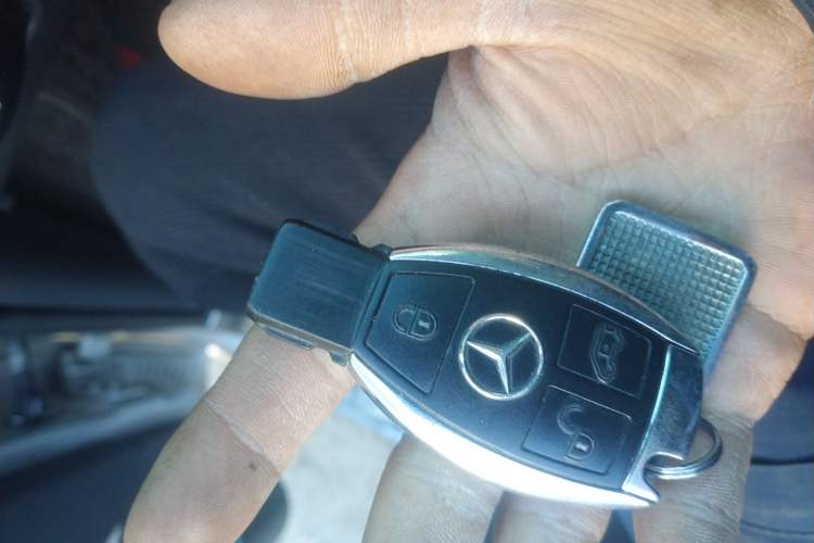 Used Mercedes-Benz Viano 2011 3.5L 125th Anniversary Edition 6 Seats Vehicle Key