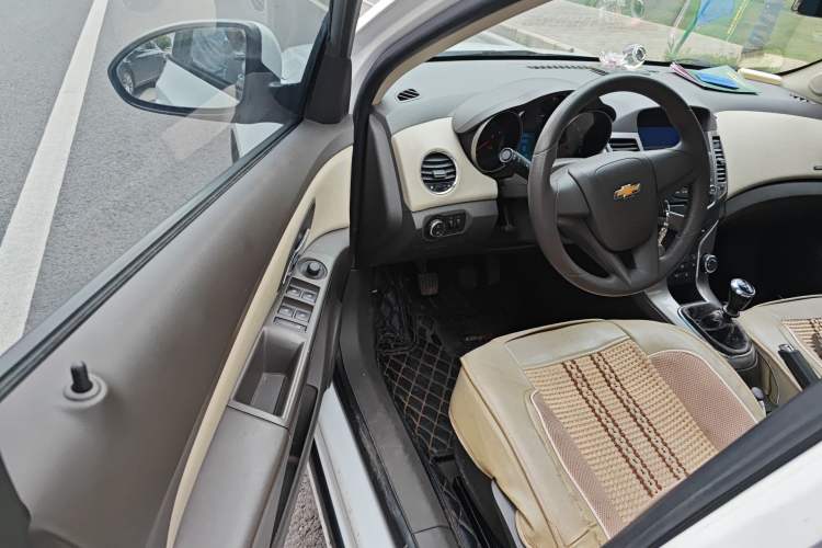 Used Chevrolet Cruze 2015 1.5L Classic SE MT