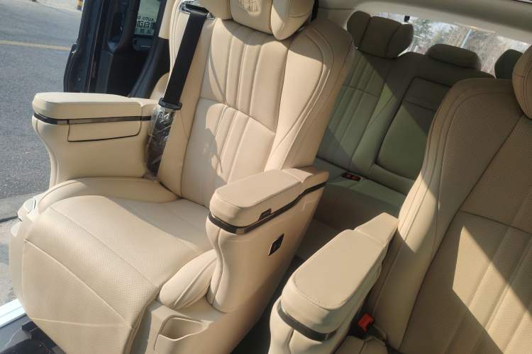 Used Mercedes-Benz Vito 2021 2.0T Elite Version 7 Seats