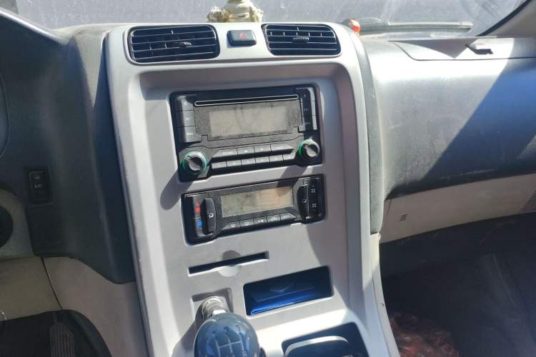 Used Jinbei Grace 2013 2.0L Zhi Ling Standard Version 7-Seater National Games Commemorative Edition China V Standard