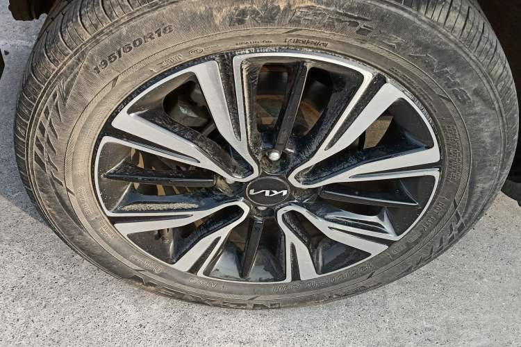 Used Kia kx1 Stonic 2021 1.4L CVT Sunroof Model Right Rear Wheel Hub