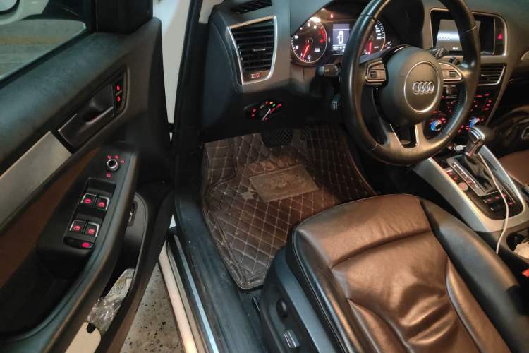 Used Audi Q5 2016 40 TFSI Technology Edition Driver Seat