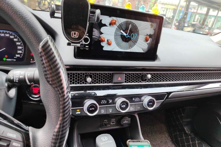 Used Honda Civic 2023 240TURBO CVT Dynamic · Center Stage Special Edition