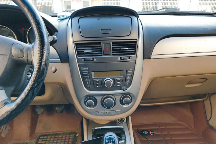 Used Buick Excelle 2013 1.5L Manual Classic Model Audio And AC Panel