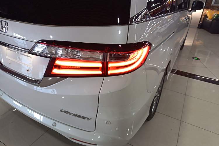 Used Honda Odyssey 2018 2.4L Supreme Edition
