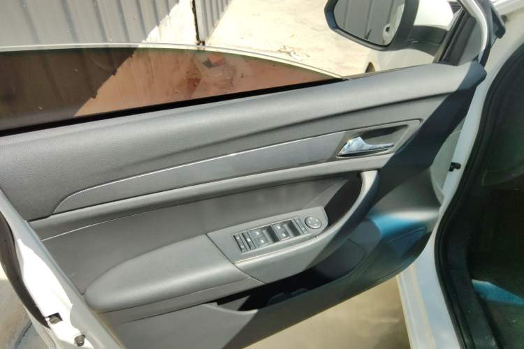 Used Roewe 360 2018 PLUS 1.5L Manual Luxury Edition