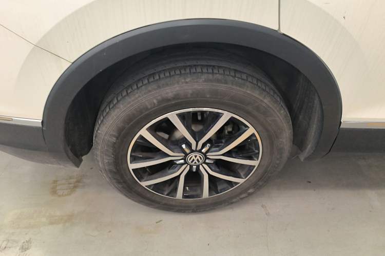 Used Volkswagen Tiguan L 2017 330TSI Automatic Two-Wheel Drive Luxury Edition