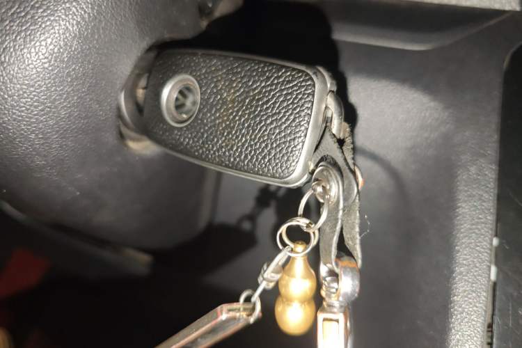 Used Volkswagen Jetta 2015 Zhuihui Edition 1.4L Manual Fashion Model Vehicle Key