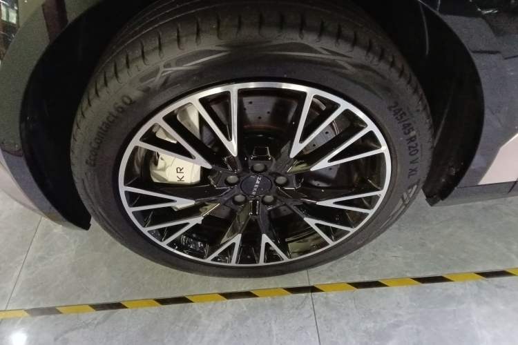 Used Zeekr X 2025 Four-Seater Rear-Drive Cube Version Left Front Wheel Hub