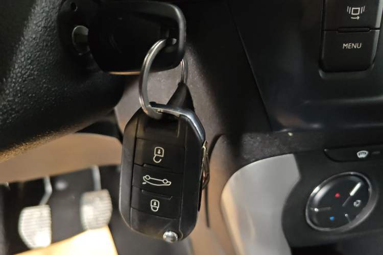 Used Citroen C3-XR 2015 1.6L Manual Pioneer Model Vehicle Key