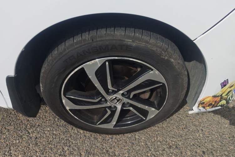 Used Honda Odyssey 2015 2.4L Smart Edition Right Front Wheel Hub