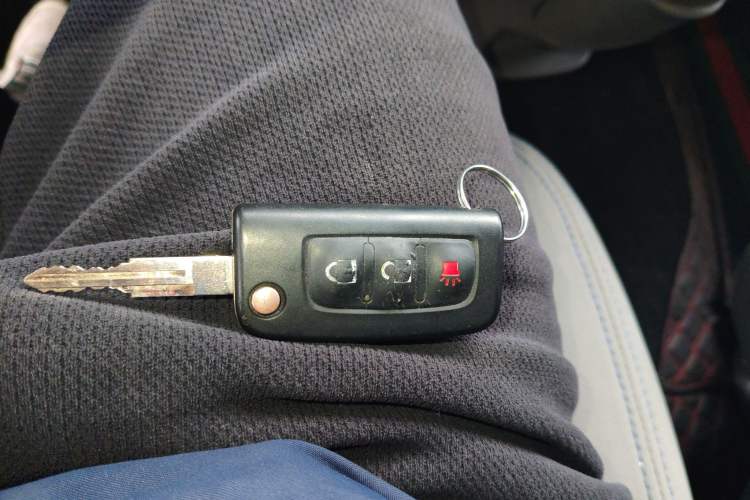 Used Foton Toano 2024 Joyear Multi-Function 2.0T Manual Long-Wheelbase Mid-Roof Model with Single Rear Tire Available in 5/6/7/9-Seater Configurations