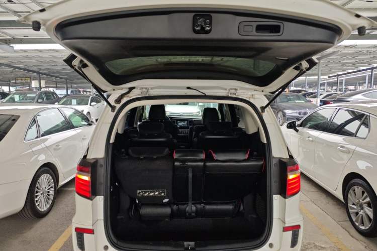 Used Honda Elysion 2016 2.4L Comfort Edition
