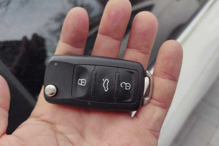 Used Volkswagen Lavida 2017 1.6L Automatic Comfort Edition Vehicle Key