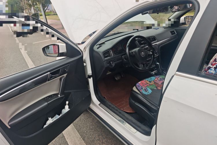 Used Volkswagen Cross Lavida 2014 1.4TSI DSG Driver Seat