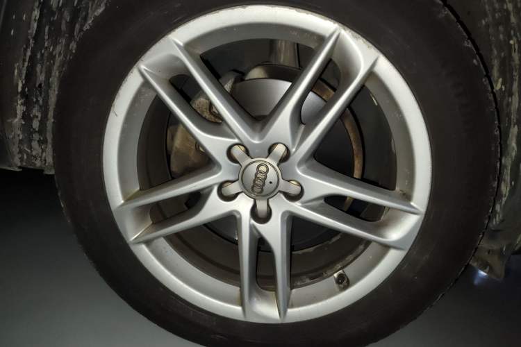 Used Audi Q5 2018 Collector's Edition 40 TFSI Technology Model
