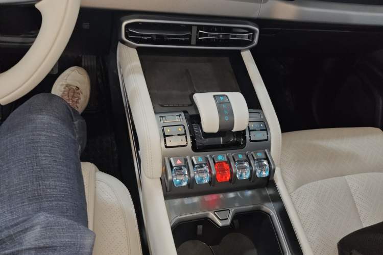 Used Formula Leopard Titanium 3 2025 Model 501KM Rear-Drive Ultra Version Gear Lever