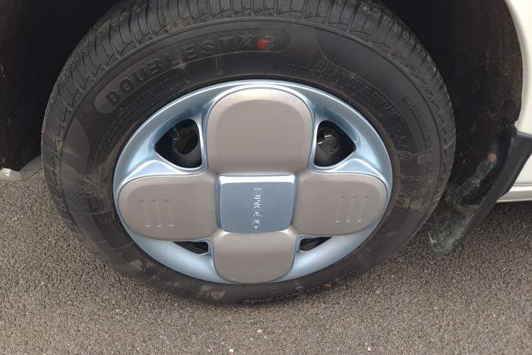 Used Geely Galaxy Panda 2024 Panda Mini 200km Endurance Bear Left Front Wheel Hub