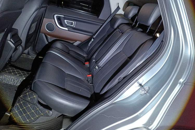 Used Land Rover Discovery Sport 2017 2.0T SE
