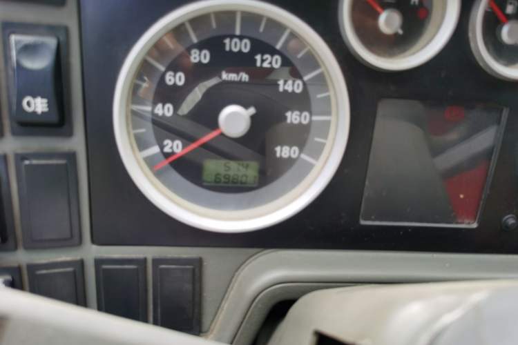 Used Iveco Daily 2017 2.5T A35 Passenger Van 5-7 Seats Model 47Z5
