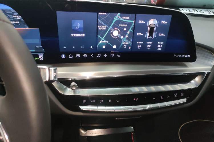 Used Cadillac LYRIQ 2022 Rear-Drive Long-Range Luxury Edition
