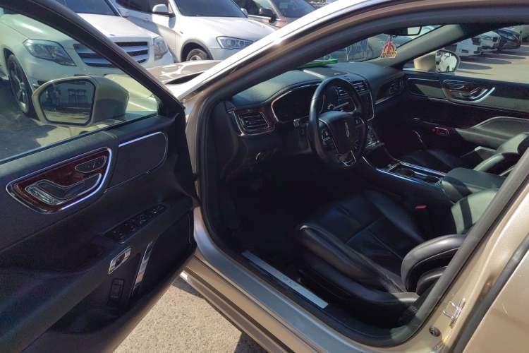 Used Lincoln Continental 2017 2.0T Two-Wheel-Drive Luxury Edition
