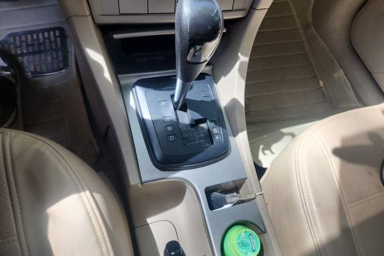 Used Ford Focus 2009 Sedan 1.8L Automatic Fashion Edition Gear Lever
