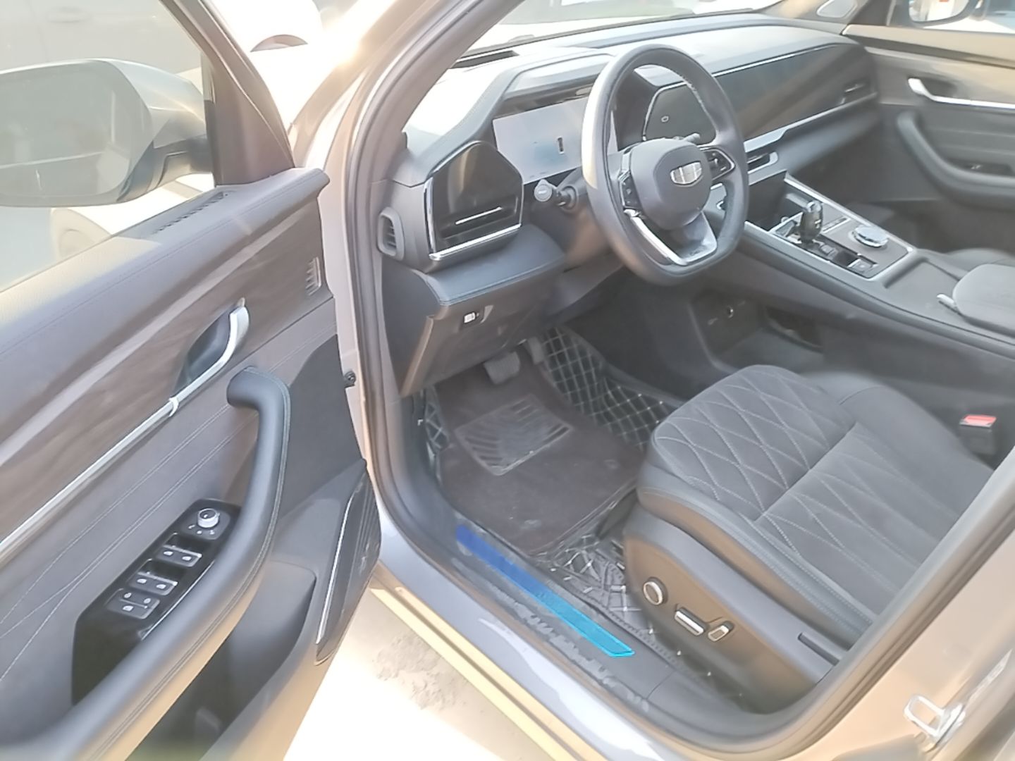 Geely Auto Monjaro L 2025 Dongfang Yao 2.0TD Automatic Lanxing Edition — снимка 18