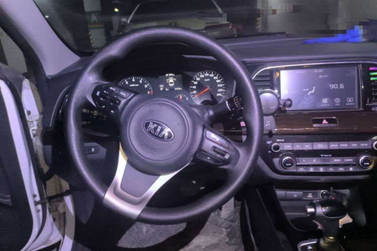Used Kia K3 (Kai Shen) 2017 1.8L Automatic GLS Steering Wheel