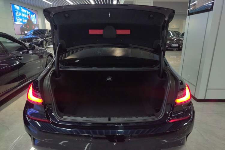 Used BMW 3 Series 2022 325i M Sport Night Edition Package Trunk