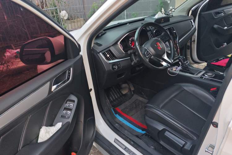 Used Roewe RX5 2018 20T Two-Wheel Drive Automatic Internet Smart Edition

