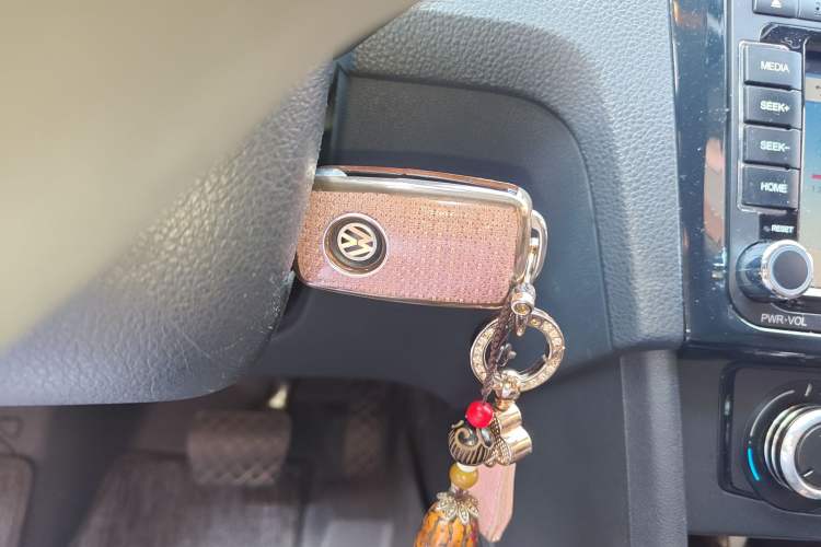 Used Volkswagen Santana 2015 Haval H6 1.6L Automatic Luxury Model Interior 1