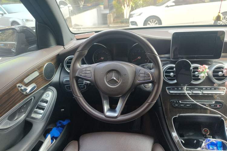 Used Mercedes-Benz GLC 2017 GLC 260 4MATIC Dynamic Edition
