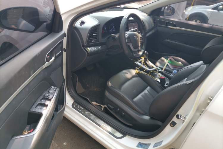 Used Hyundai Elantra (6th Generation / Lingdong) 2016 1.6L Automatic ZhiXuan · Luxury Version Driver Seat