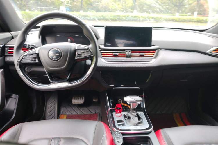 Used Dongfeng Aeolus Yixuan 2020 230T Automatic Advanced Edition Center Console