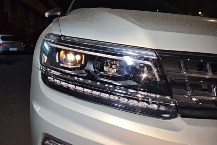 Used Volkswagen Tiguan L 2017 330TSI Automatic Two-Wheel Drive Flagship Edition Right Front Headlight