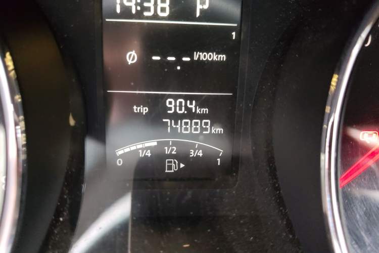 Used Volkswagen Sagitar 2017 1.6L Automatic Comfort Model Odometer Close Up