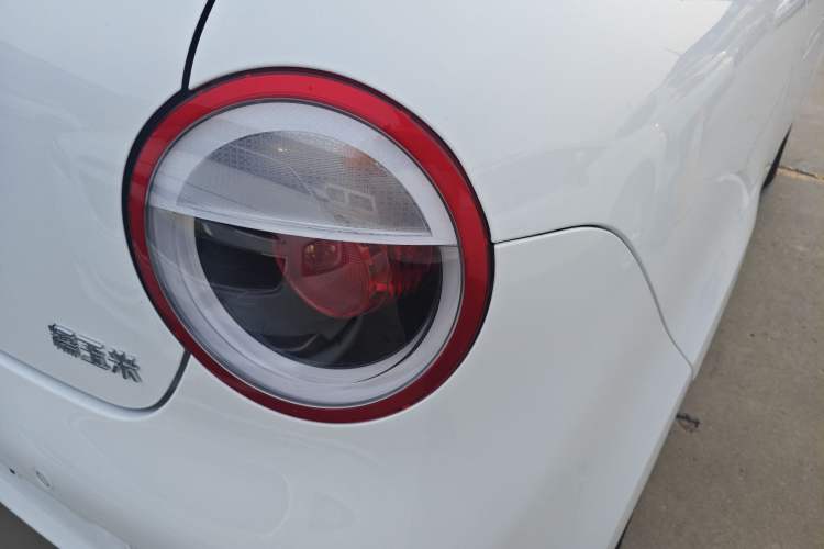 Used CHANGAN NEVO Lumin 2026 Model Treasure Edition 205km Passionate Beige Ningde Right Rear Taillight
