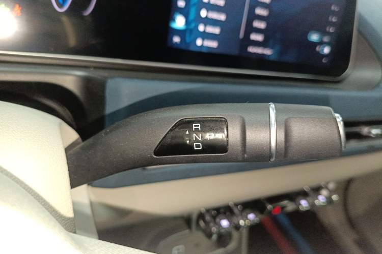 Used ORA Good Cat 2023 401 km Standard Range Luxury Version Ternary Lithium Gear Lever