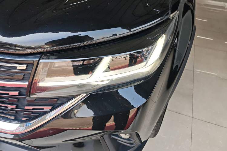 Used FORTHING T5L 2019 1.5T CVT Luxury 7-Seater Left Front Headlight