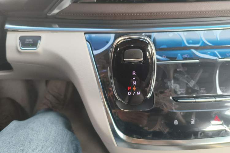 Used Buick GL8 2023 Land Executive Class Comfort Model