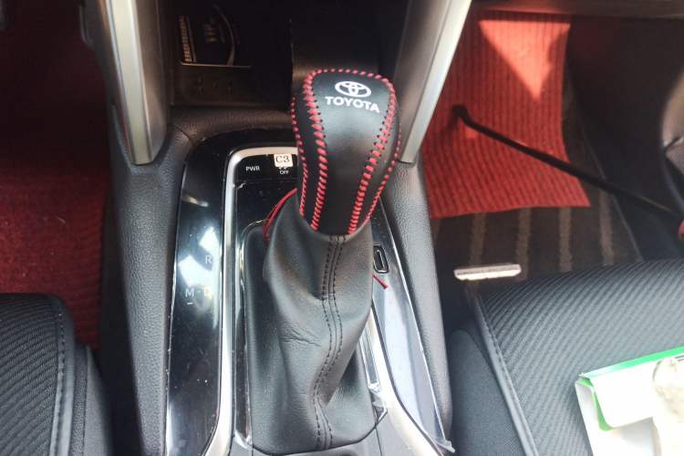 Used Toyota Corolla Cross 2023 2.0L Elite Edition Gear Lever