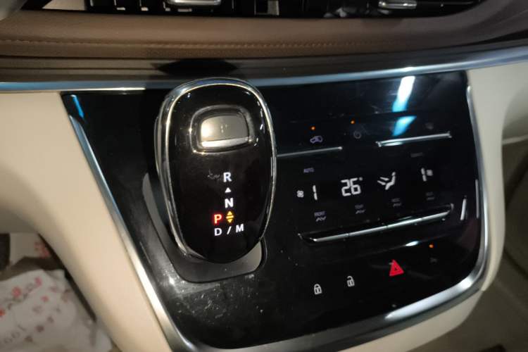 Used Buick GL8 2022 Land Cruiser Executive Class 652T Comfort Model