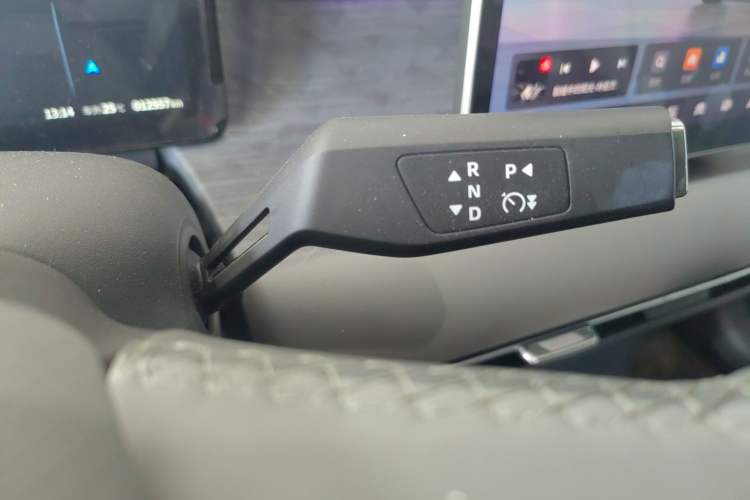 Used Dongfeng NAMMI 06 2025 471 Ultra Gear Lever