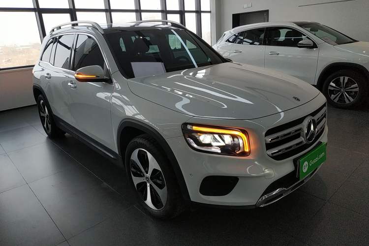 Used Mercedes-Benz GLB 2021 GLB 200 Fashion Model Front Right 45 Deg